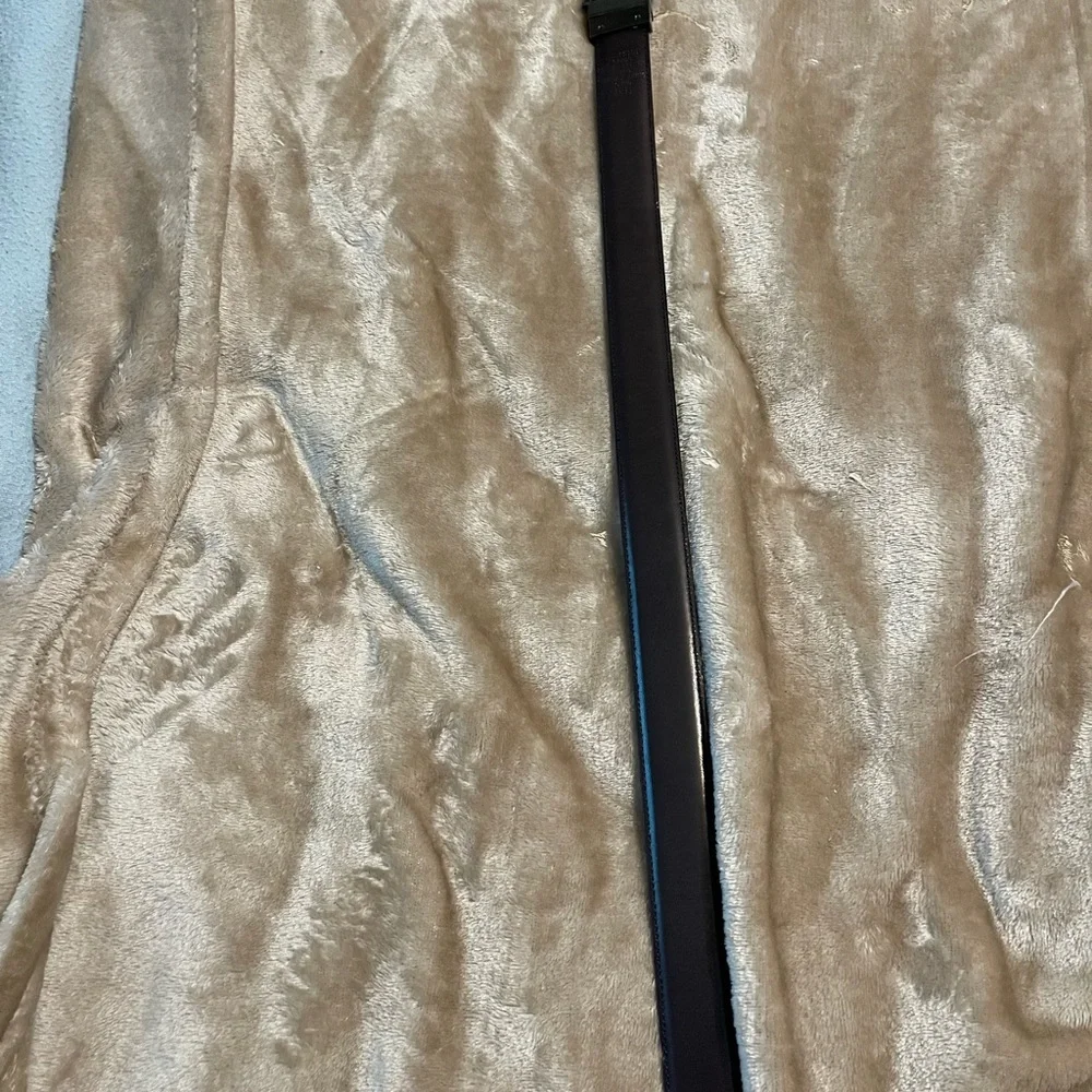 Dockers 32” Leather Reversible Black/Brown Belt! with dark Buckle! Nice Belt!